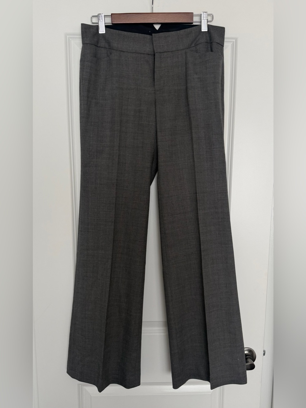 Club Monaco Women’s Grey/ Black Wool Tailored Trousers/  elegant details Size 6